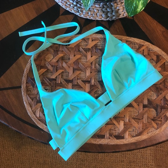 Victoria’s Secret Potentially Padded Bikini Top in Mint Green, Size Large - Picture 2 of 5